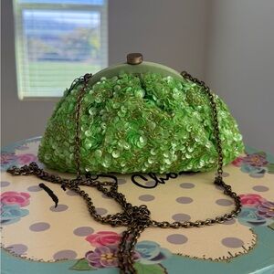Chic Green Sequin Clutch with Chain